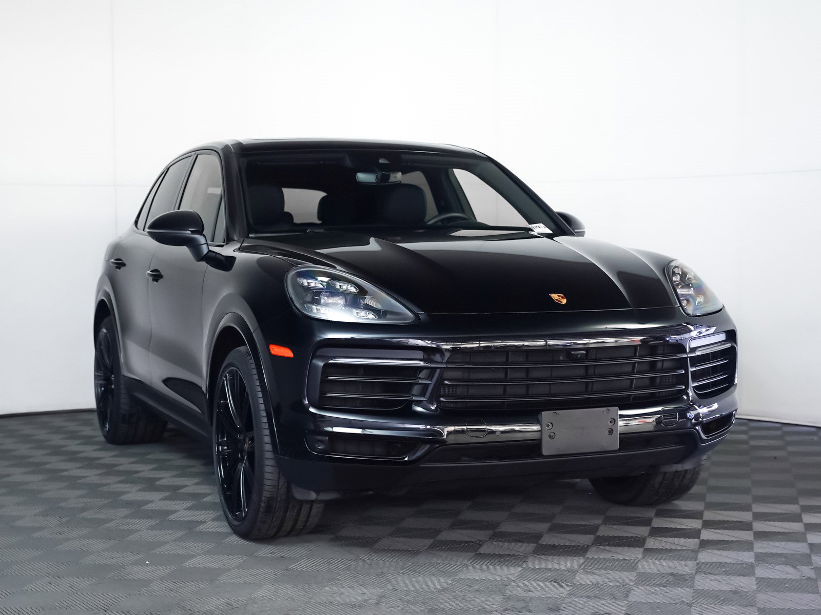 Used 2023 Porsche Cayenne image 8