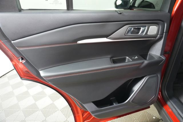 Certified 2025 Ford Explorer ST image 31