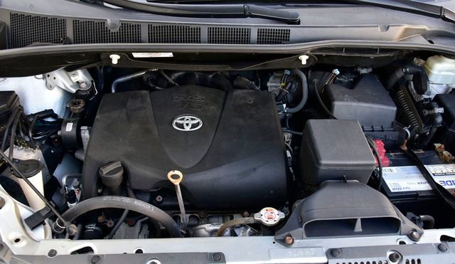 Used 2020 Toyota Sienna XLE w/ XLE Navigation Package image 33