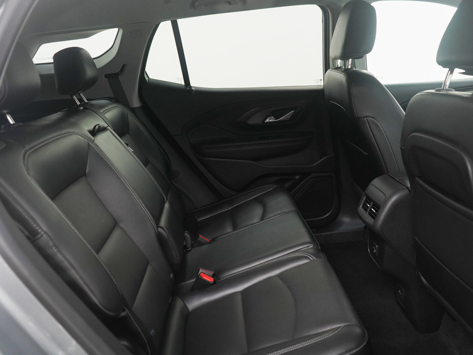 Used 2024 GMC Terrain SLT image 12