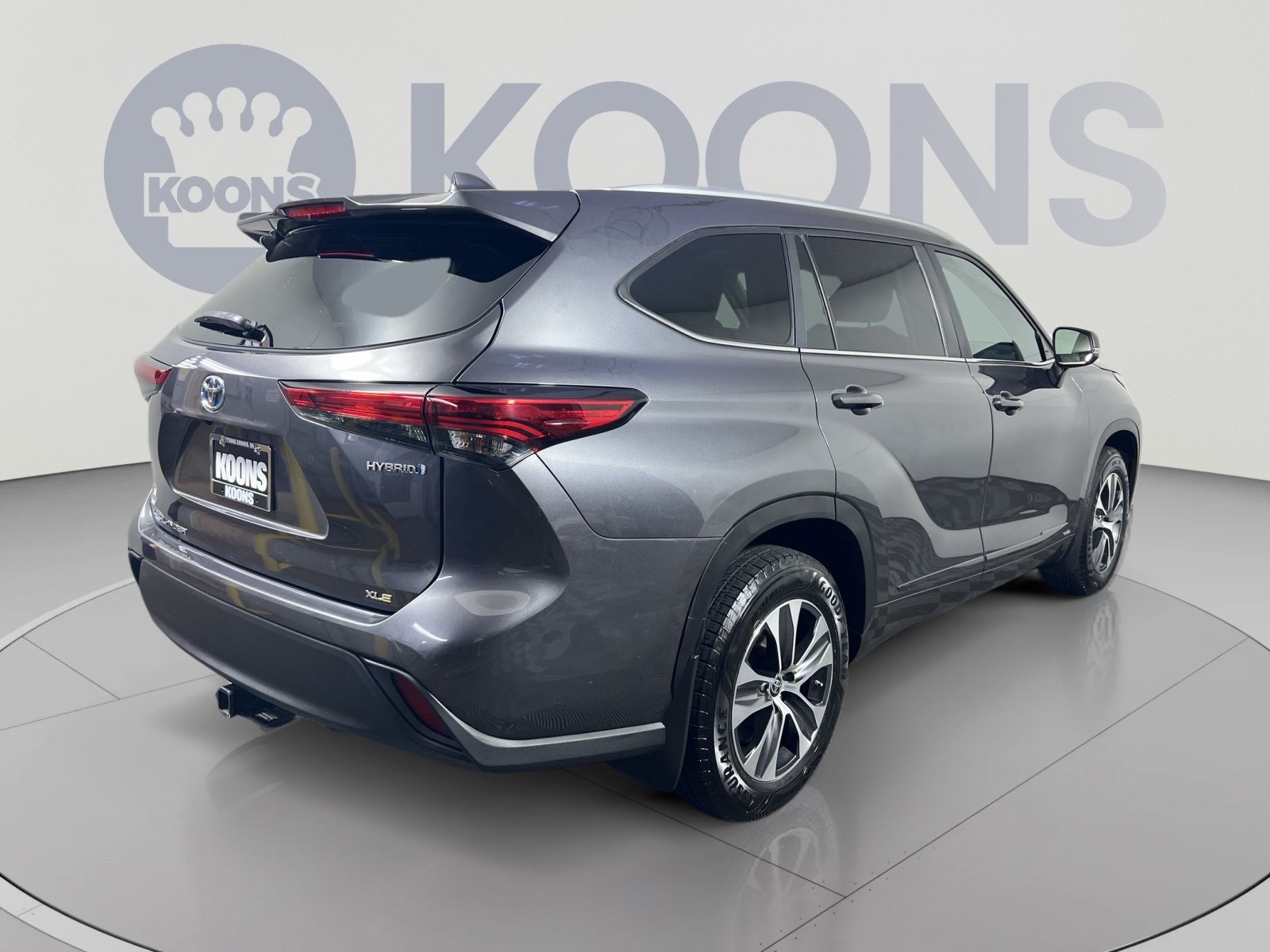 Used 2023 Toyota Highlander XLE AWD/4WD image 7