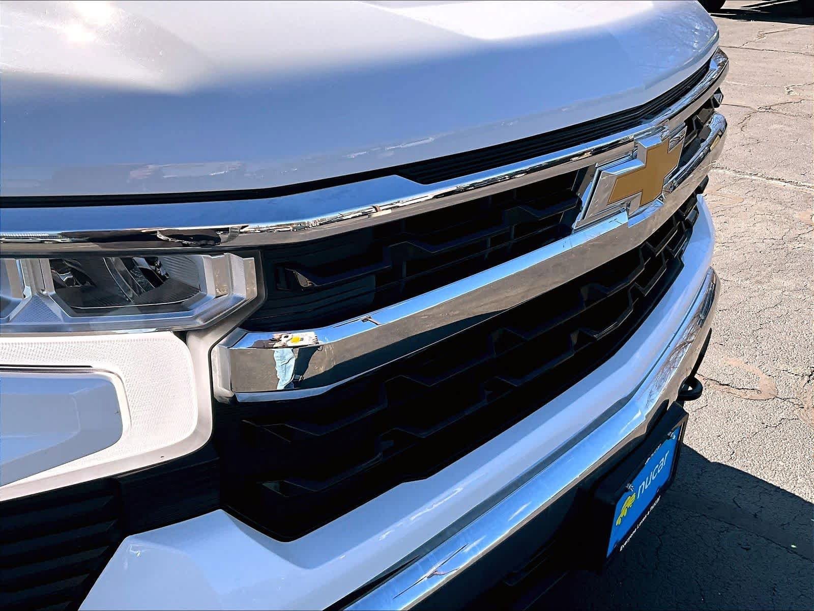 Used 2023 Chevrolet Silverado 1500 LT AWD/4WD image 32