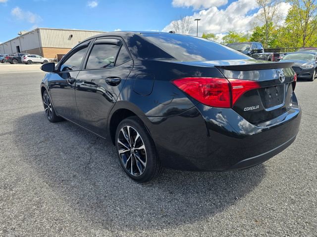 Used 2017 Toyota Corolla SE w/ SE Premium Package FWD image 5