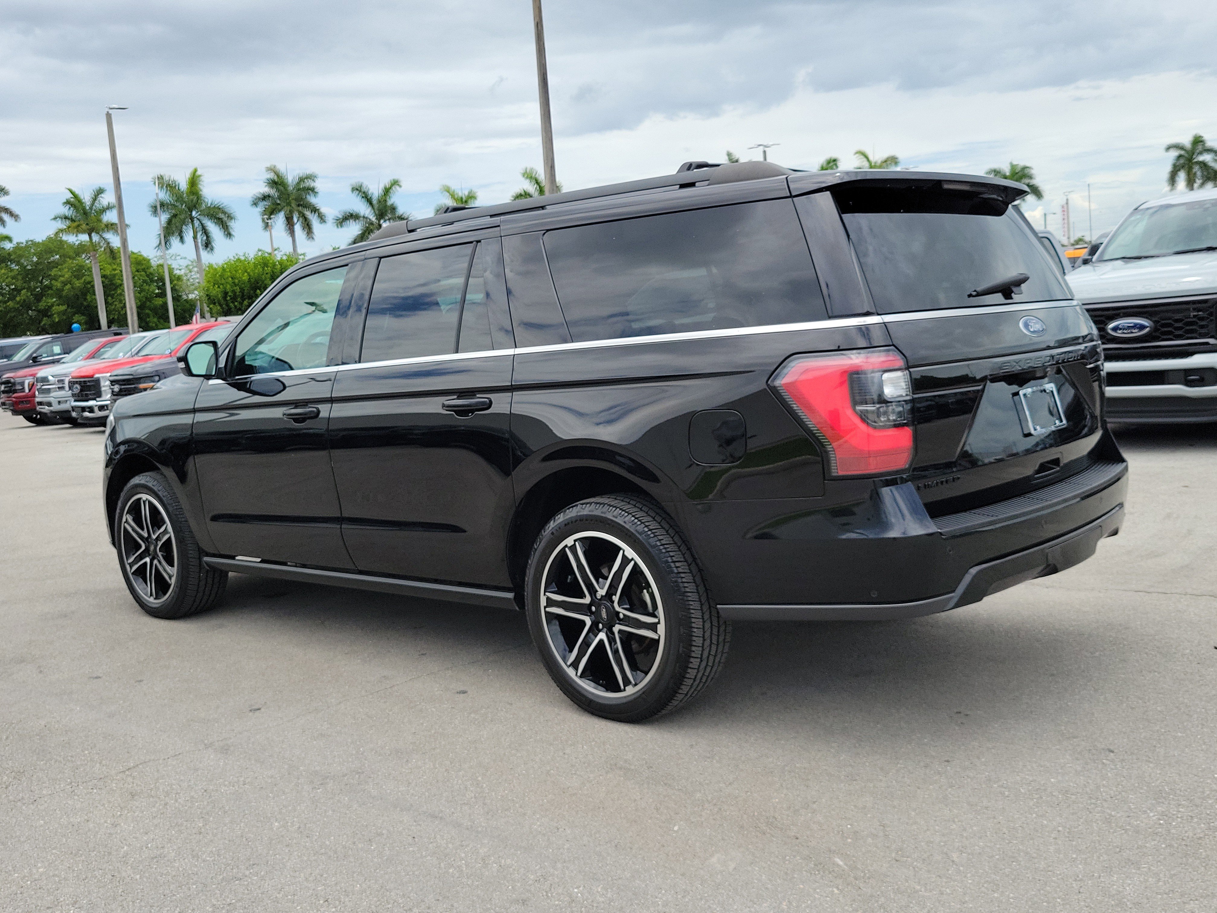 Used 2020 Ford Expedition Max Limited w/ Equipment Group 303A AWD/4WD image 7