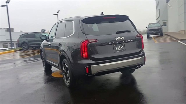 New 2025 Kia Telluride S image 9