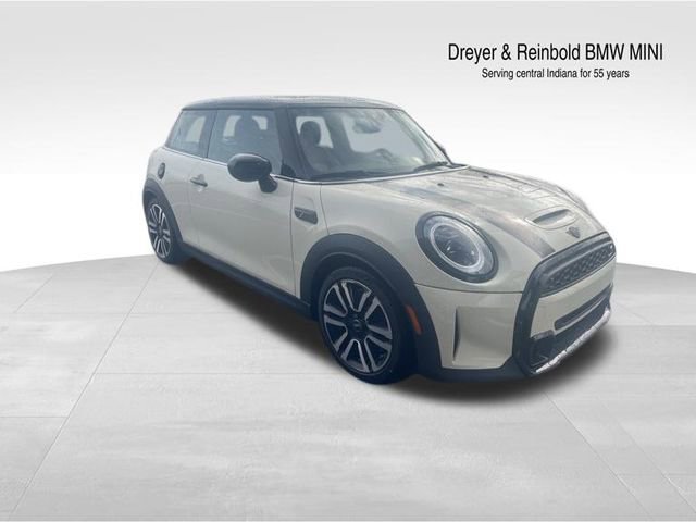 Used 2022 MINI Cooper S image 1
