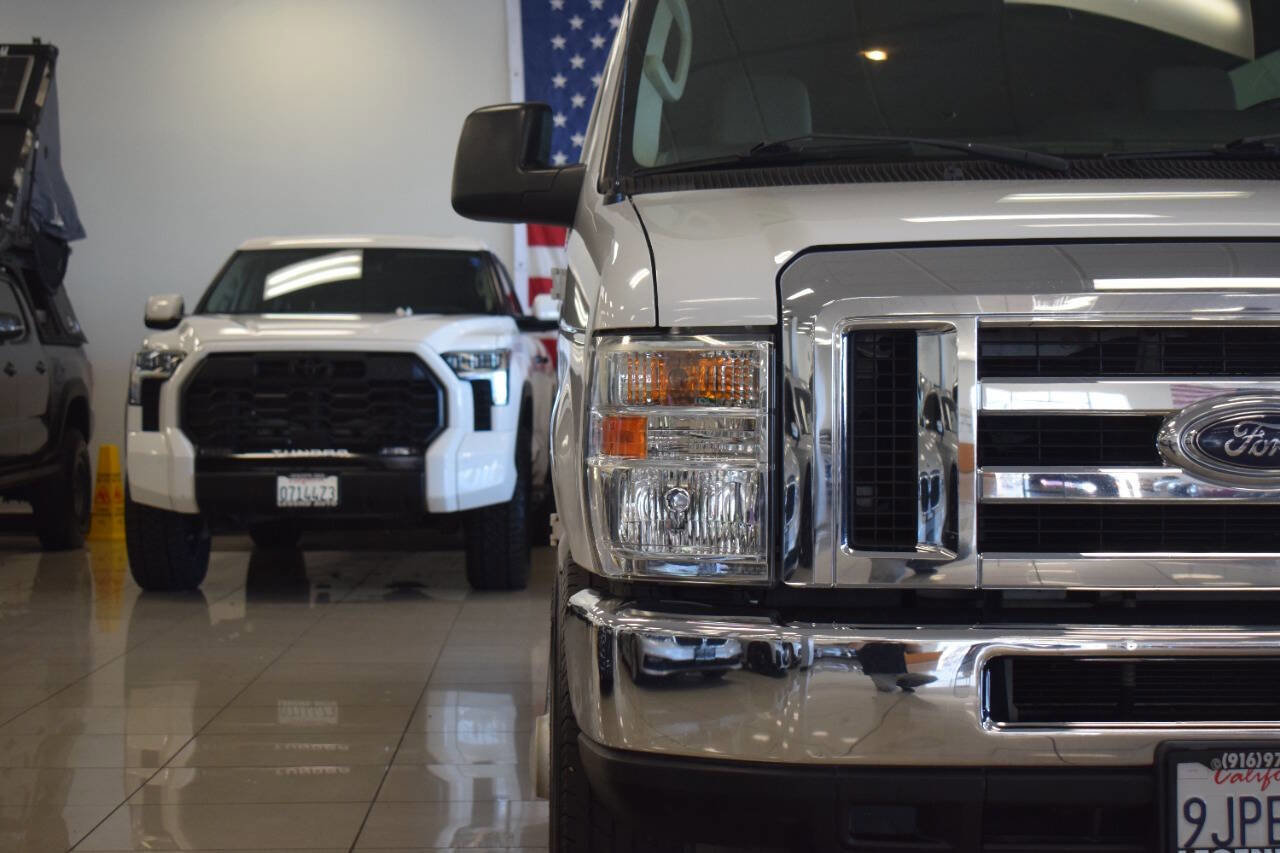 Used 2014 Ford E-350 and Econoline 350 XLT image 9