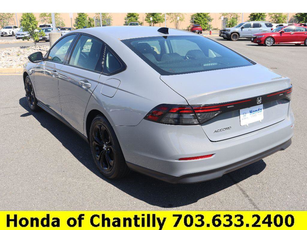 Certified 2025 Honda Accord SE image 5
