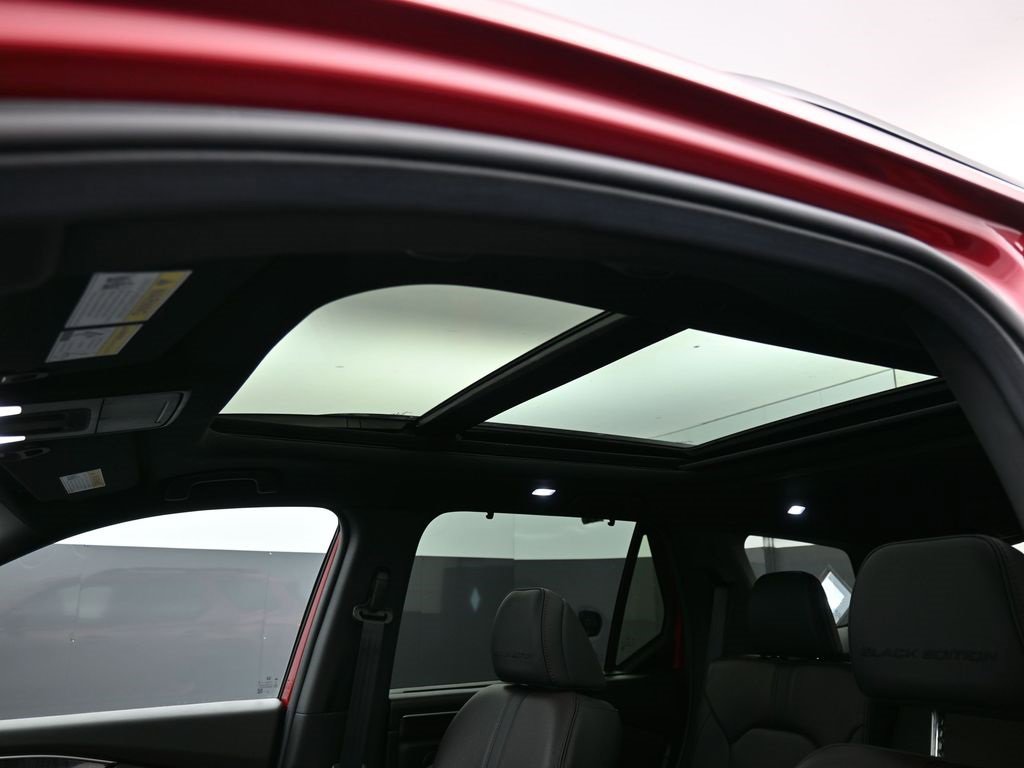 Certified 2025 Honda Pilot Black Edition image 56