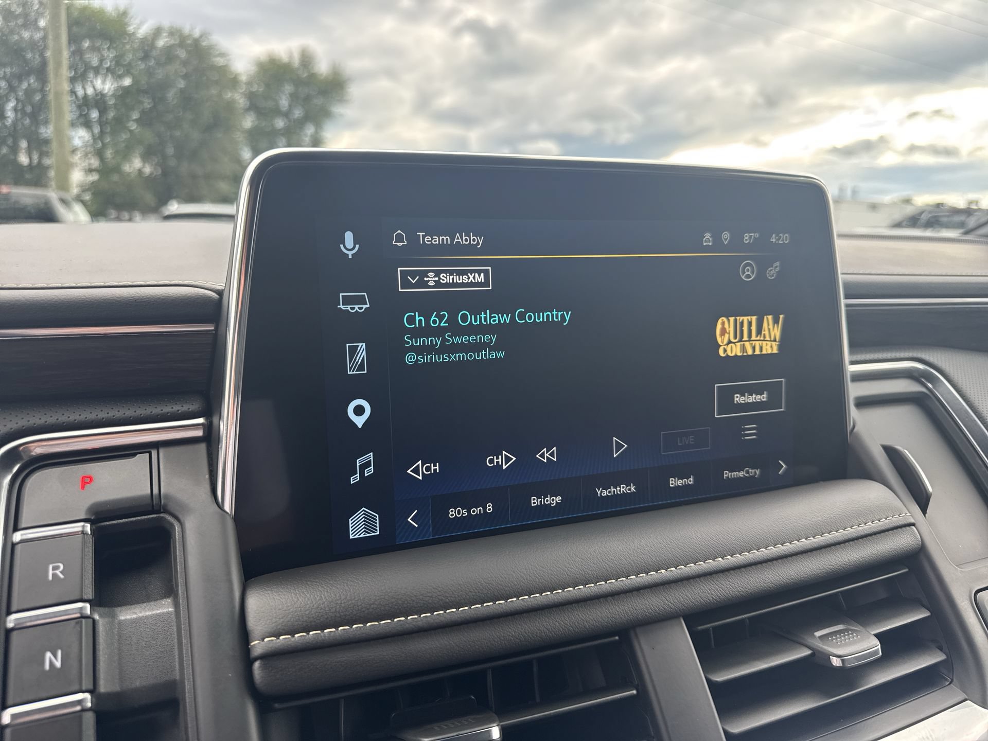 Certified 2024 Chevrolet Suburban Premier AWD/4WD image 12