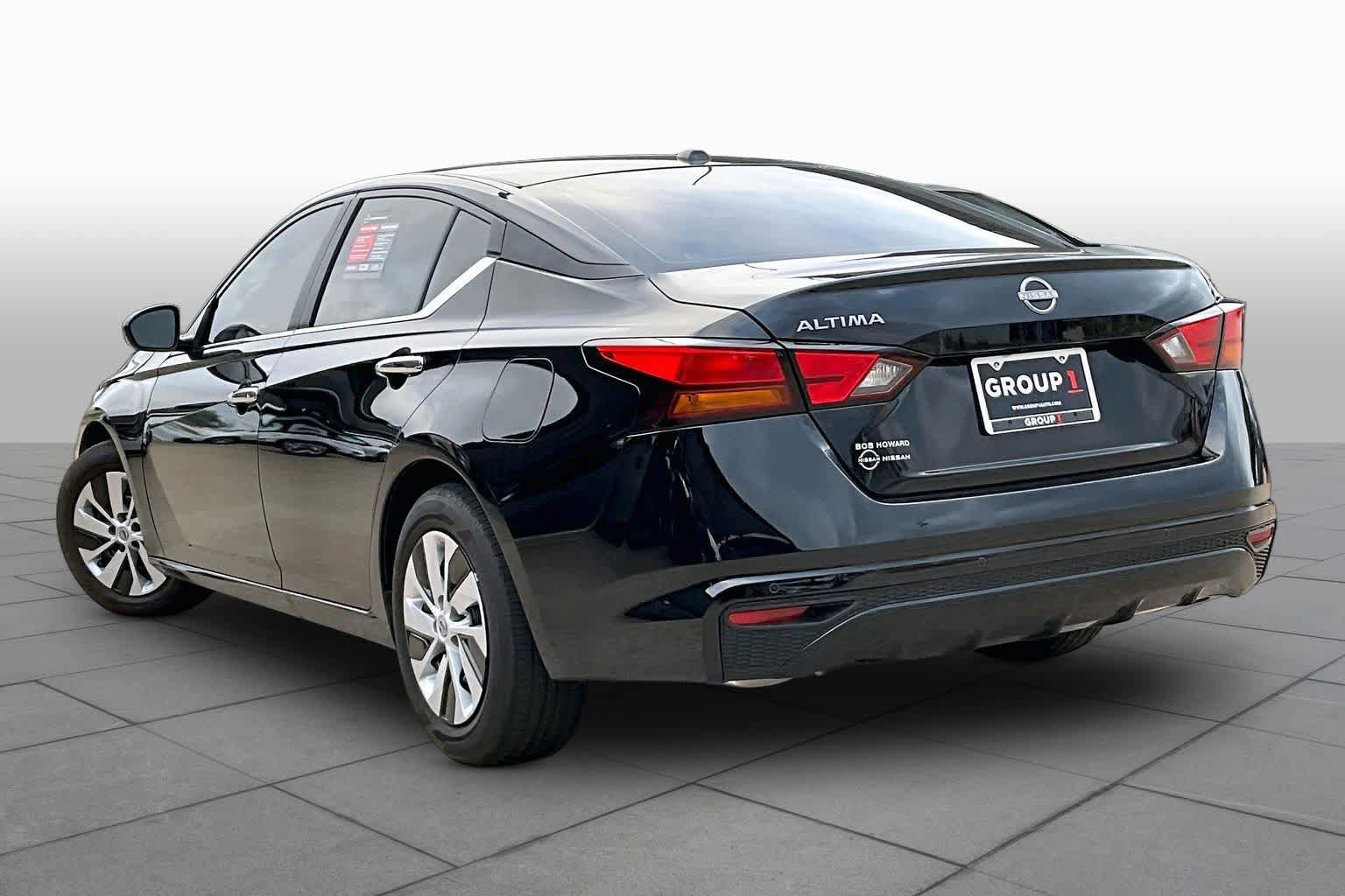 Certified 2025 Nissan Altima 2.5 S FWD image 11