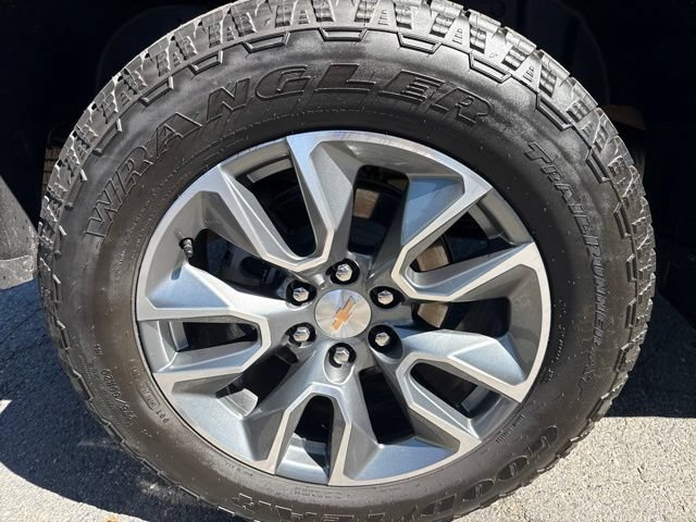 Used 2026 Chevrolet Silverado 1500 LT AWD/4WD image 9