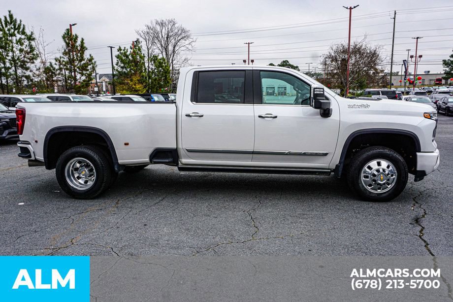 Used 2025 Chevrolet Silverado 3500 High Country w/ Technology Package image 9