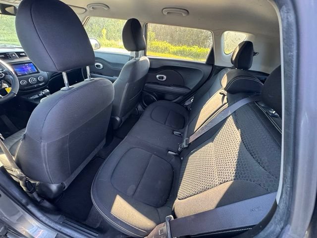 Used 2016 Kia Soul + FWD image 17
