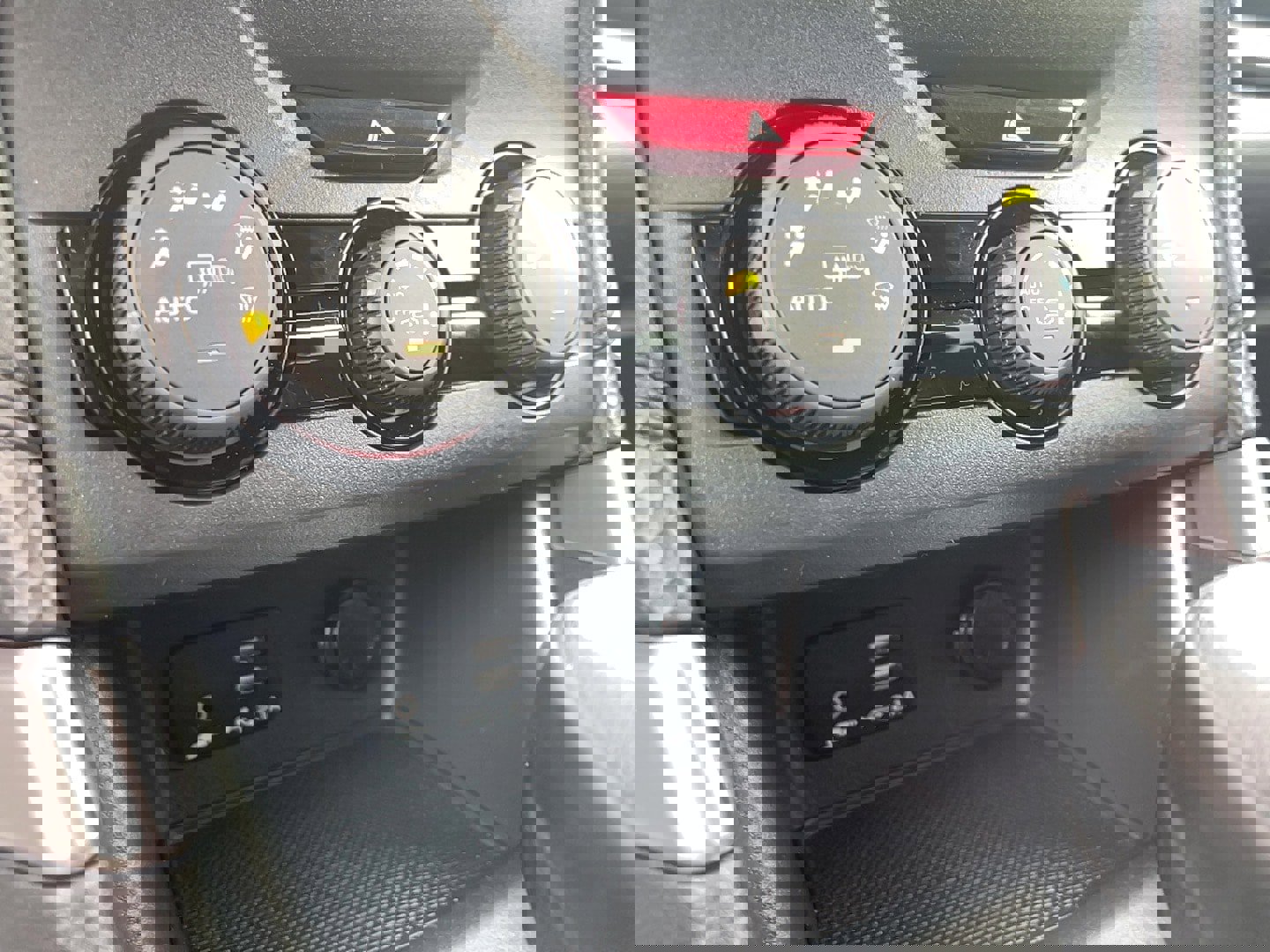 Used 2022 Subaru Forester Premium image 13