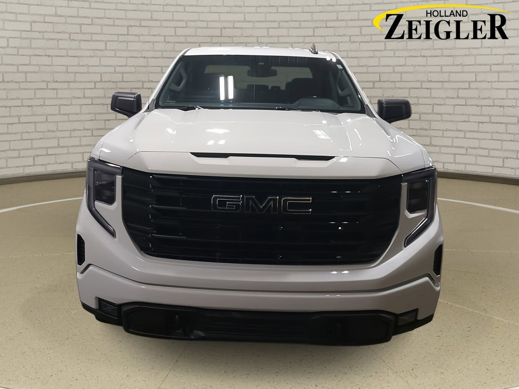 Used 2022 GMC Sierra 1500 Elevation image 2