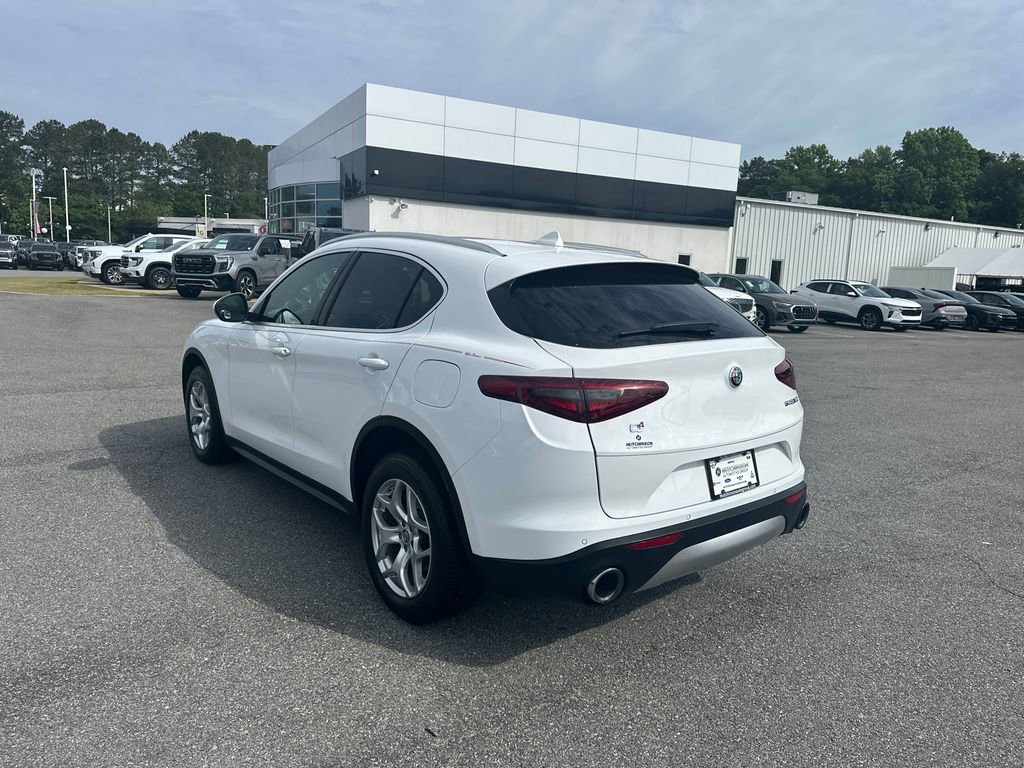 Used 2019 Alfa Romeo Stelvio AWD image 5
