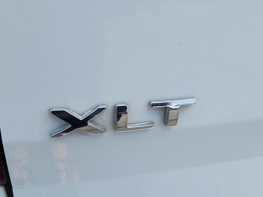 Used 2015 Ford Explorer XLT w/ Equipment Group 201A FWD image 5