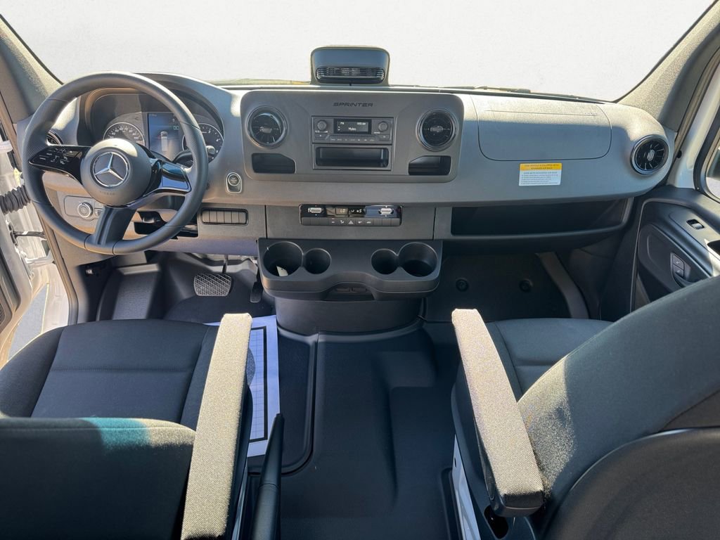 New 2025 Mercedes-Benz Sprinter 2500 image 9