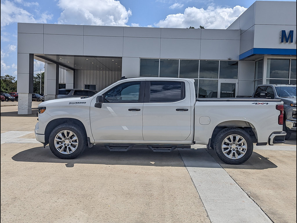 Used 2022 Chevrolet Silverado 1500 Custom AWD/4WD image 10