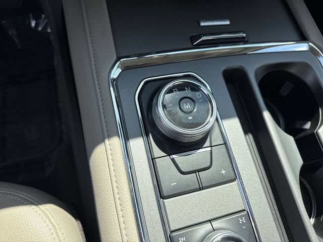 Used 2018 Ford Expedition XLT w/ Equipment Group 202A AWD/4WD image 20