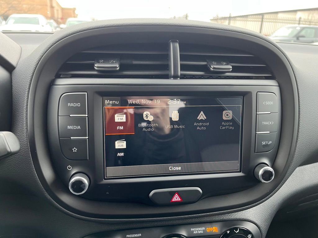 Used 2025 Kia Soul LX w/ LX Technology Package FWD image 23