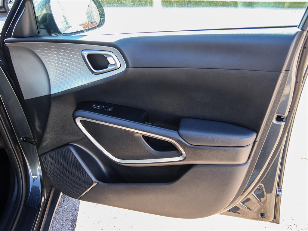 Used 2024 Kia Soul LX w/ Option Group 015 image 15