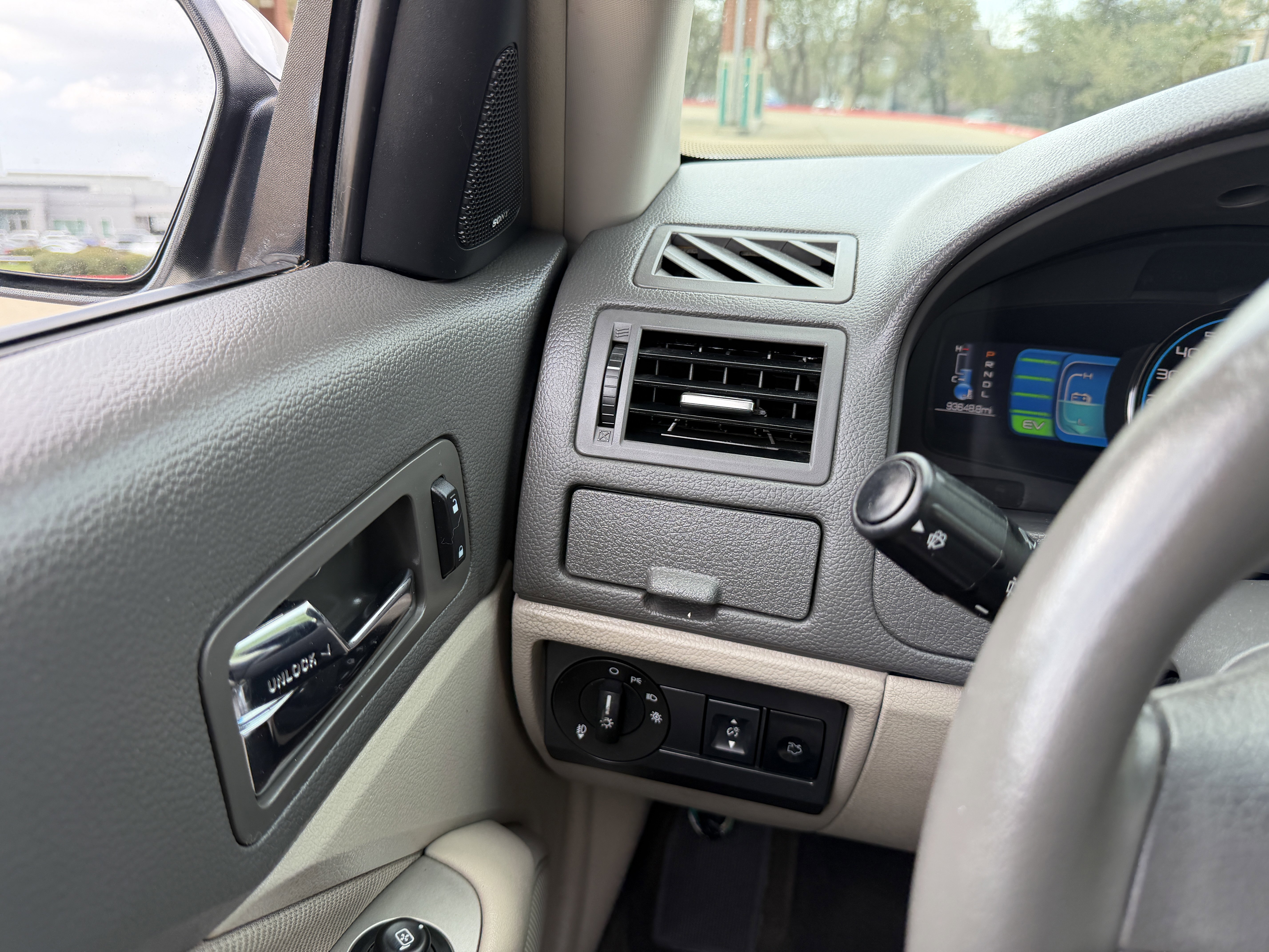 Used 2010 Ford Fusion Hybrid image 22