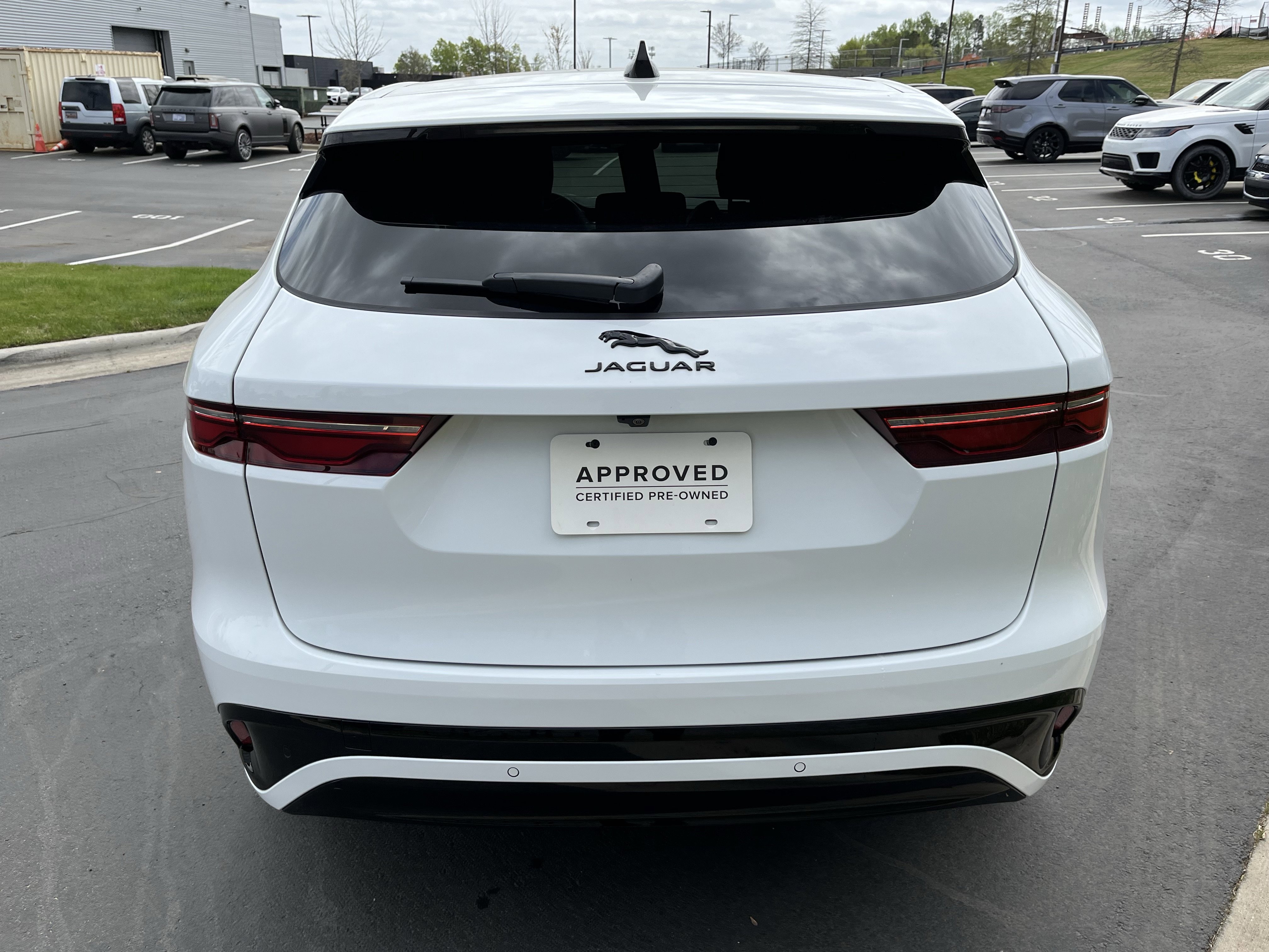 Certified 2025 Jaguar F-PACE R-Dynamic S AWD/4WD image 6