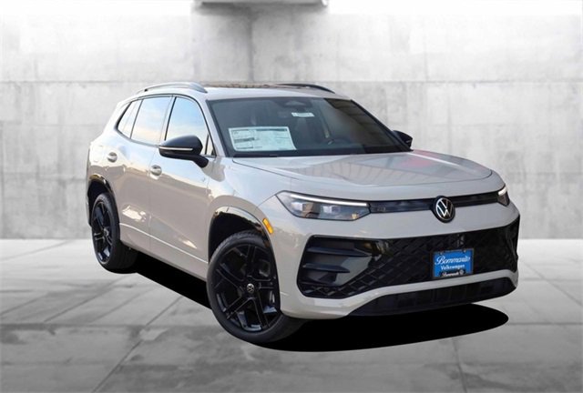 New 2026 Volkswagen Tiguan SE R-Line image 2