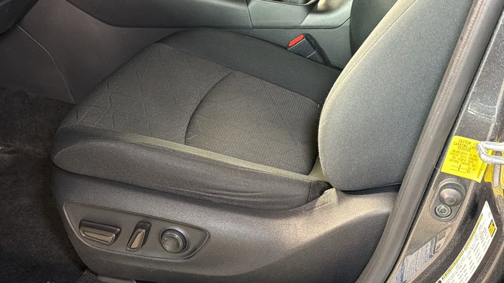 Used 2021 Toyota RAV4 XLE w/ Convenience Package image 22