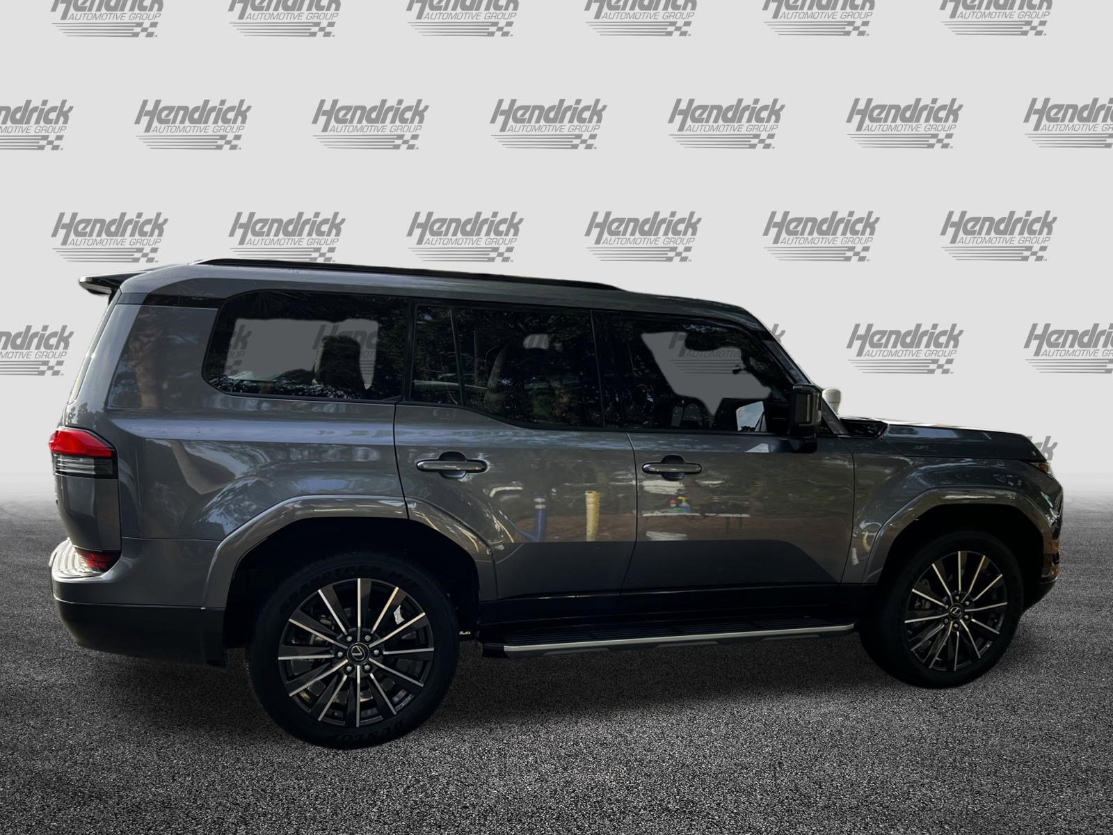 Used 2025 Lexus GX 550 w/ Accessory Package (2T) AWD/4WD image 10