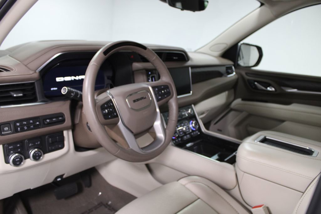 Used 2024 GMC Yukon Denali w/ Denali Reserve Package AWD/4WD image 23