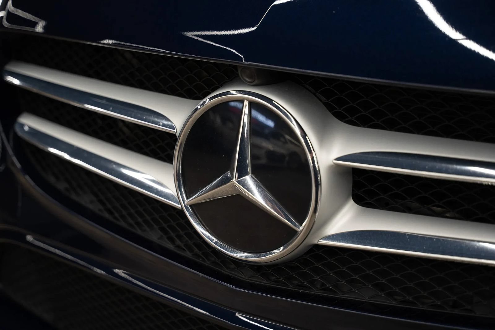 Used 2019 Mercedes-Benz C 300 Sedan image 4