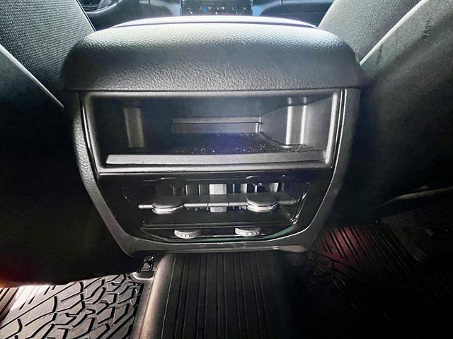 Used 2024 Jeep Grand Cherokee Overland w/ Adv Protech Group III AWD/4WD image 13
