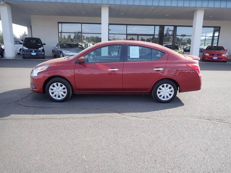 Used 2019 Nissan Versa SV FWD image 2