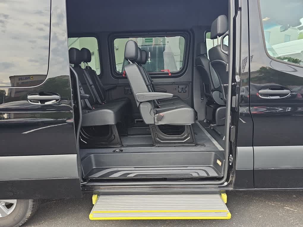 Used 2025 Mercedes-Benz Sprinter 2500 image 9