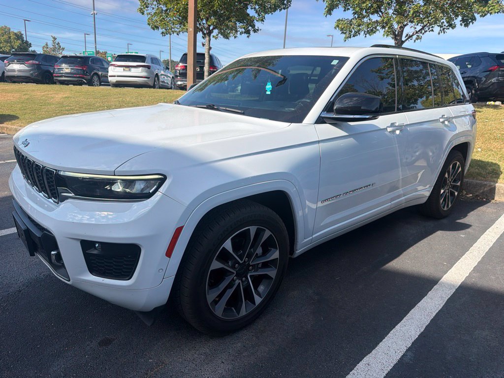 Used 2022 Jeep Grand Cherokee Overland w/ Luxury Tech Group IV AWD/4WD image 1