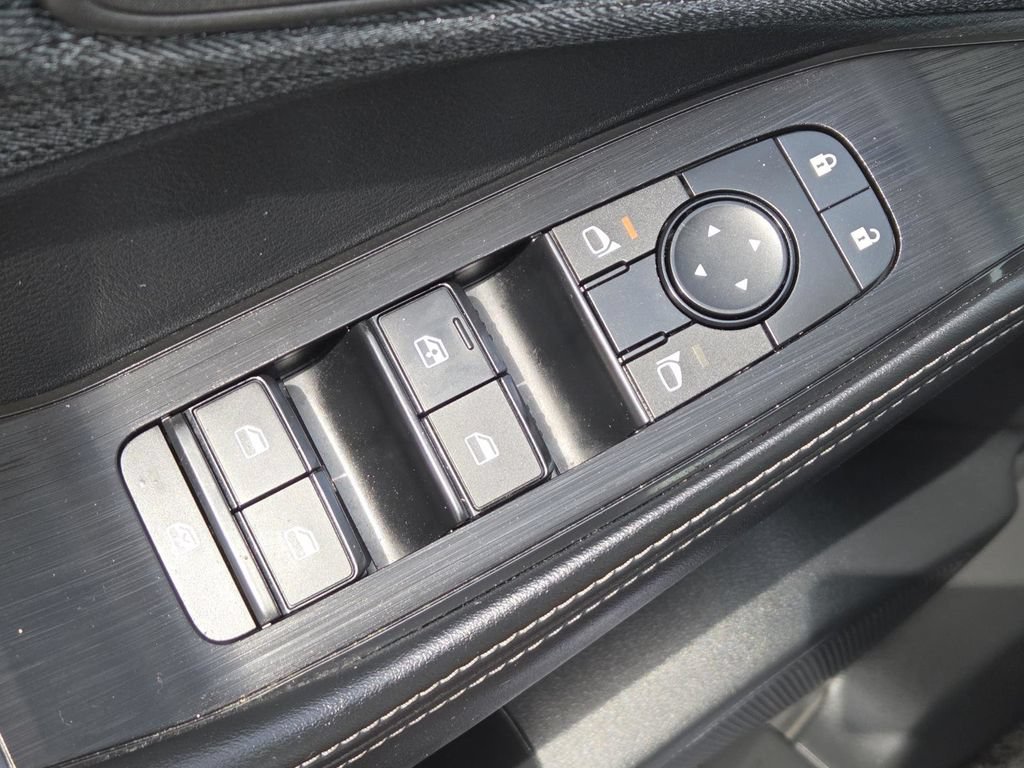 Used 2023 Nissan Rogue SV AWD/4WD image 24
