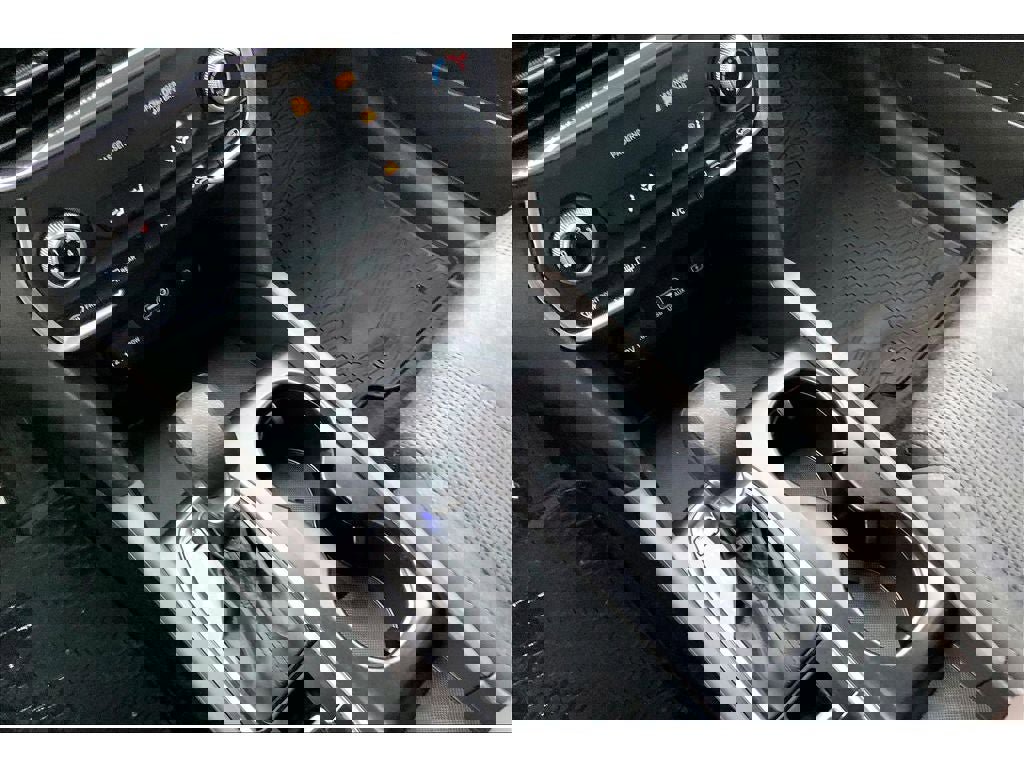 Used 2020 Hyundai Santa Fe SE image 18