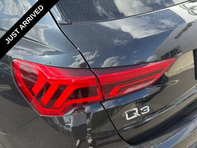 Used 2024 Audi Q3 2.0T Premium w/ Convenience Package AWD/4WD image 15