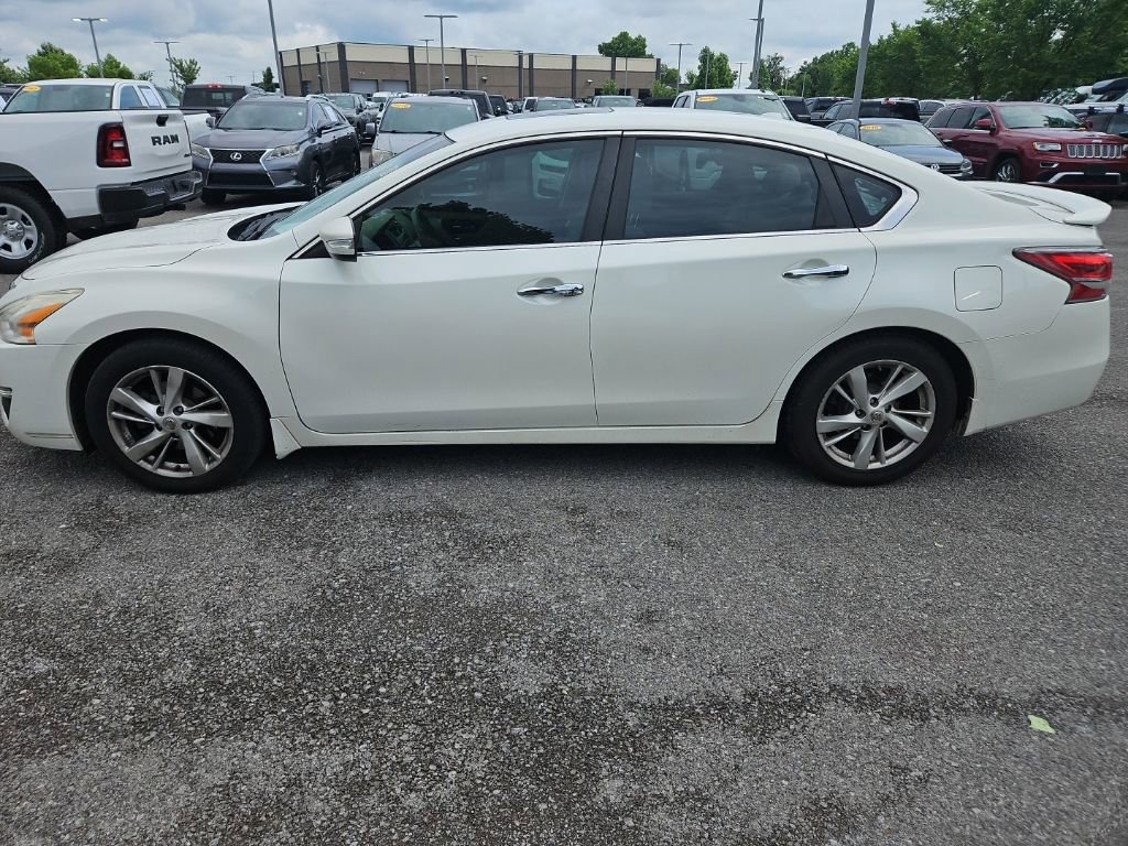 Used 2015 Nissan Altima 2.5 SL w/ Moonroof Package FWD image 4