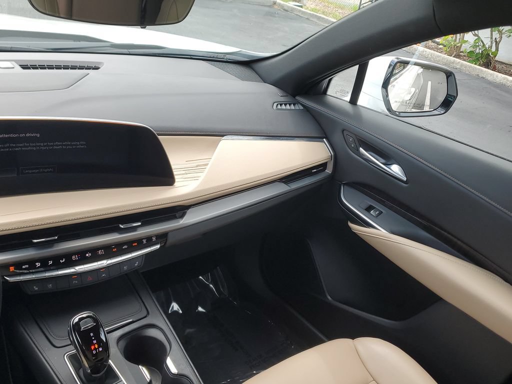 Certified 2025 Cadillac XT4 Premium Luxury w/ Technology Package FWD image 20