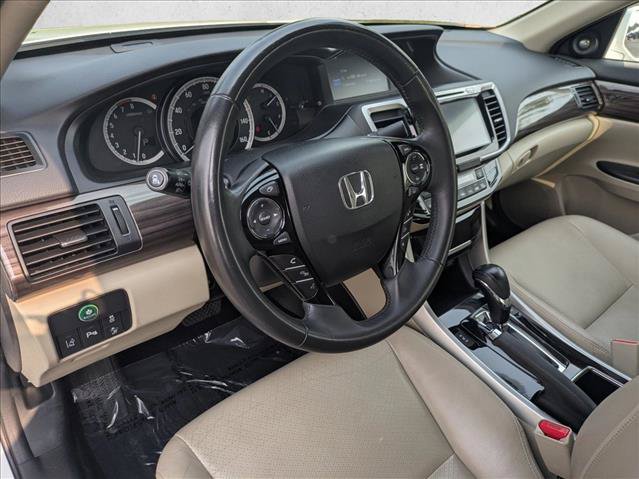 Used 2016 Honda Accord Touring image 10