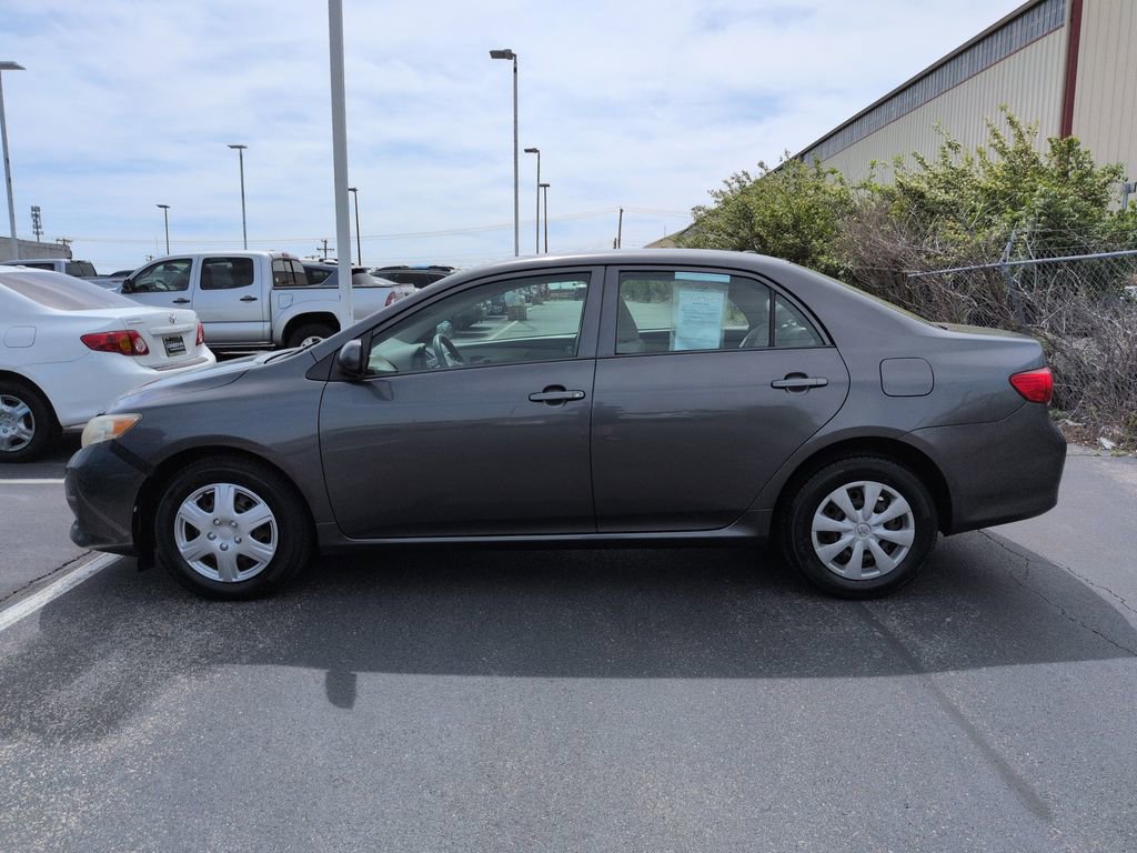 Used 2009 Toyota Corolla LE FWD image 3