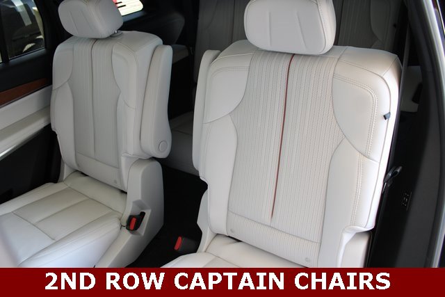 New 2026 Cadillac Vistiq Sport image 19