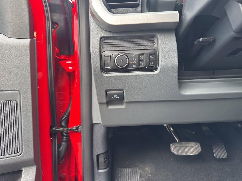 New 2026 Ford F250 XLT w/ FX4 Off-Road Package image 13