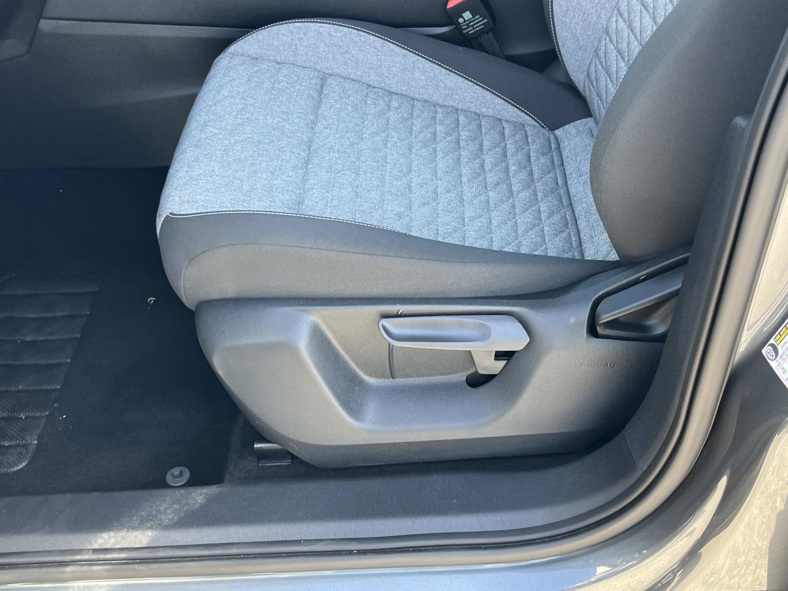 Certified 2025 Volkswagen Tiguan S FWD image 18