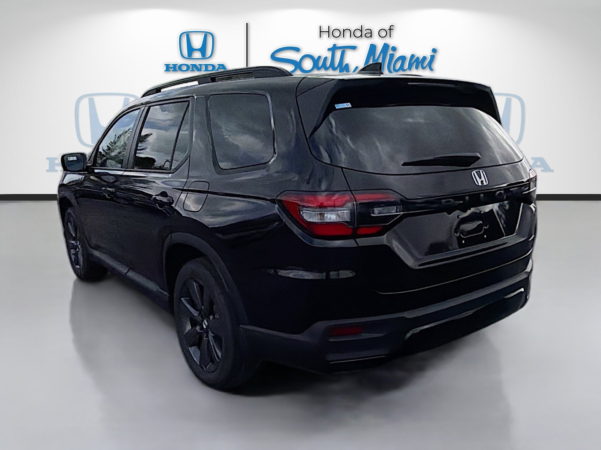 New 2026 Honda Pilot Sport image 5