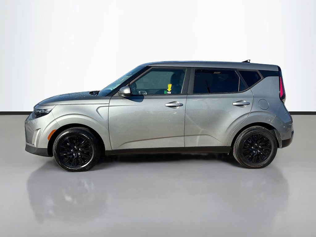 Used 2023 Kia Soul LX image 8